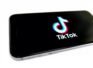 Come aggiungere adesivi personalizzati su TikTok